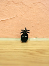 VACATION ICON PIN
